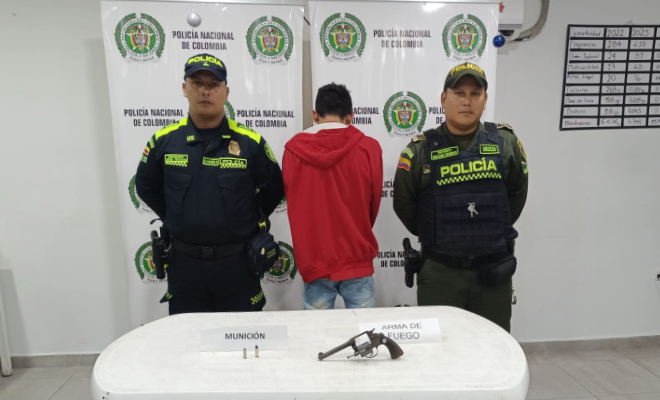 Intento evadir las autoridades arrojando el arma de fuego al rio sardinata.