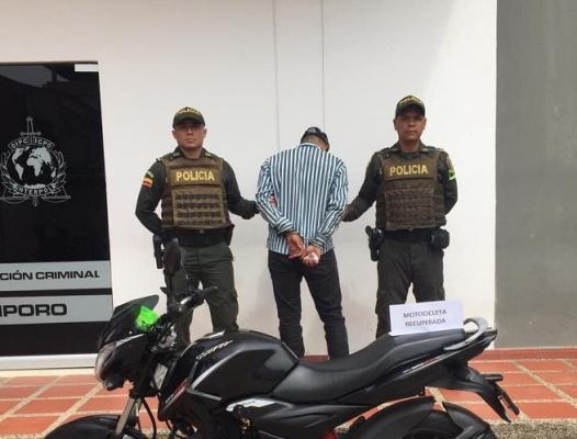 Hurtó una motocicleta 