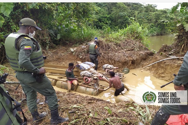 05-motores-incautados-y-un-hombre-capturado-son-los-resultados-en-contra-de-la-minería-ilegal
