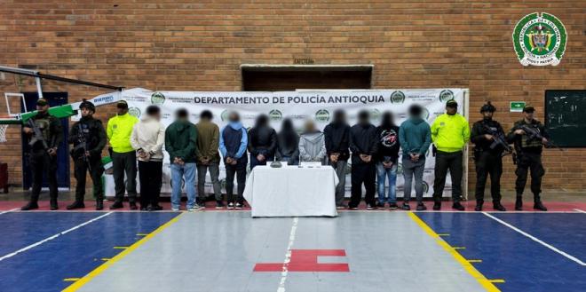 "La captura de los miembros del 'Bloque Renacer' frena el tráfico de estupefacientes y reduce los niveles de violencia en la región."