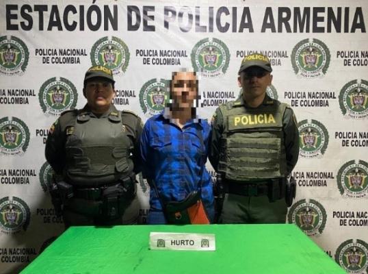 Mujer capturada por hurto en Armenia