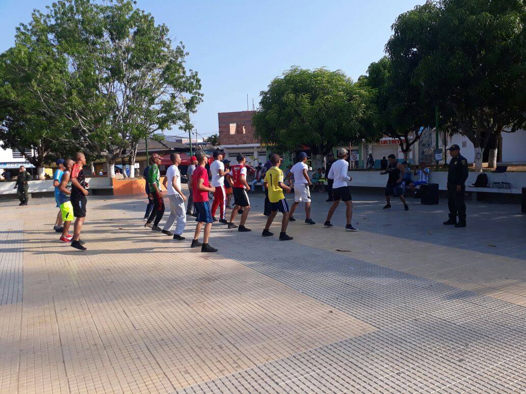 Policía en córdoba realiza jornada de rumba terapia