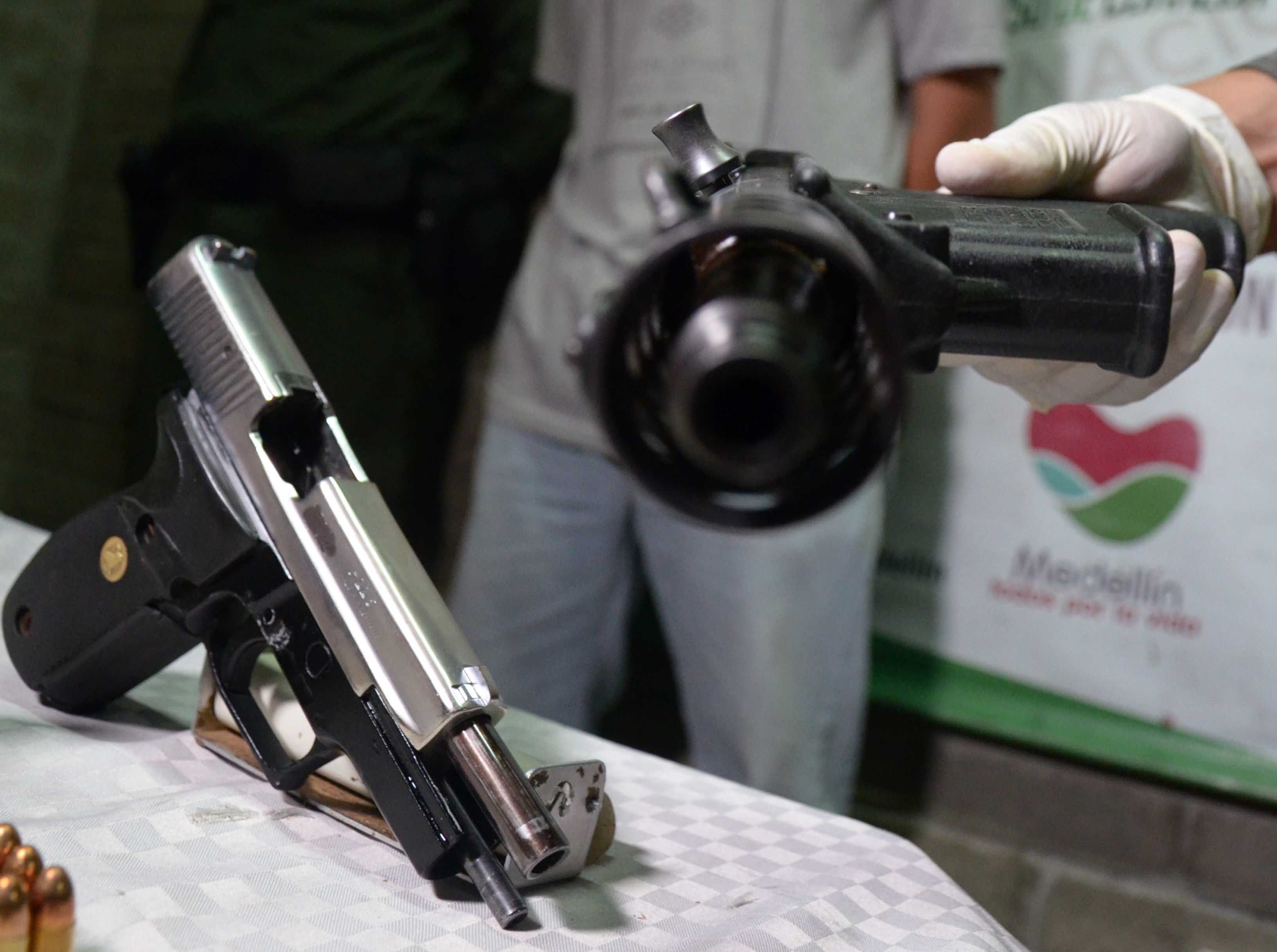 Control policial permitió incautar material de guerra y capturar persona