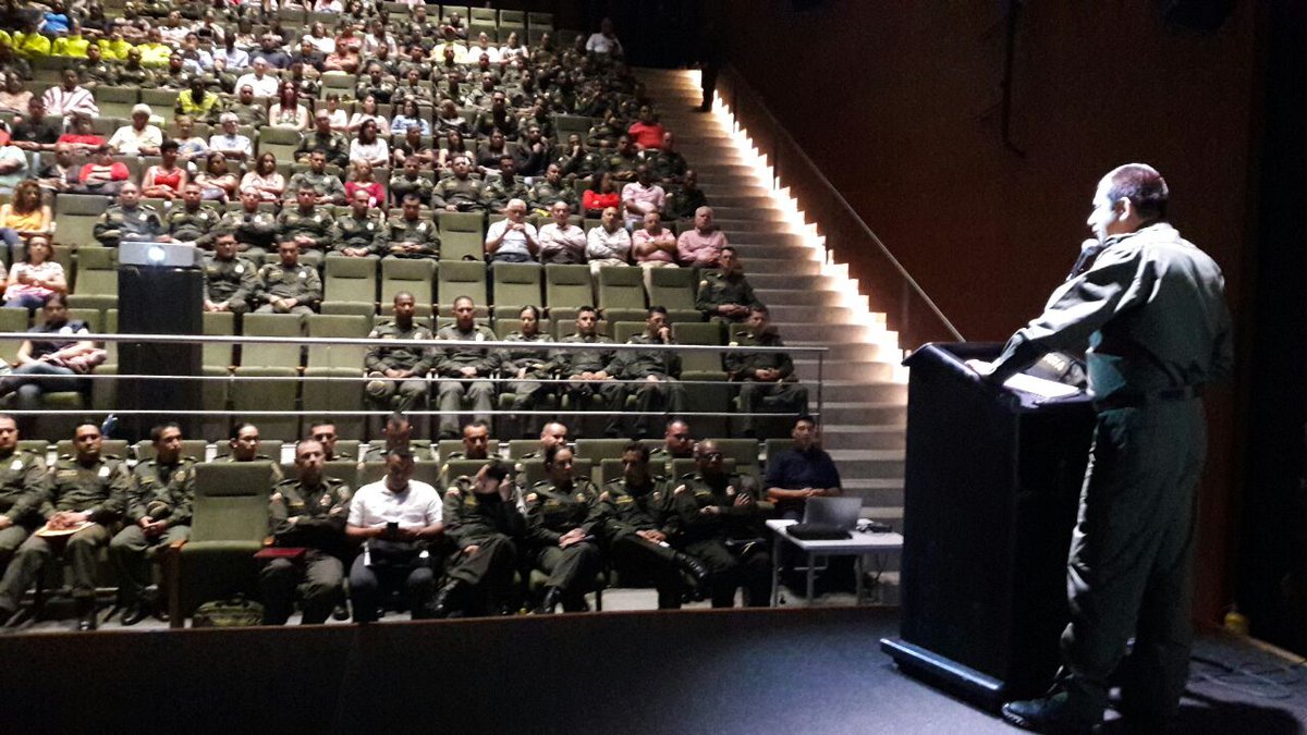 La Policía Nacional de Colombia a través de la Metropolitana del Valle de Aburrá, en concordancia con el artículo 78 de la ley 1474 de 2011, con el propósito de hacer pública la gestión adelantada durante la vigencia 2016 y como parte del ejercicio de transparencia en la administración pública, invitó a la comunidad a la rendición de cuentas mediante audiencia pública desarrollada el pasado 22 de marzo en el Museo de Arte Moderno de Medellín ubicado en la carrera 44 Nro. 19A-100, Ciudad de Río.   Dicha acti