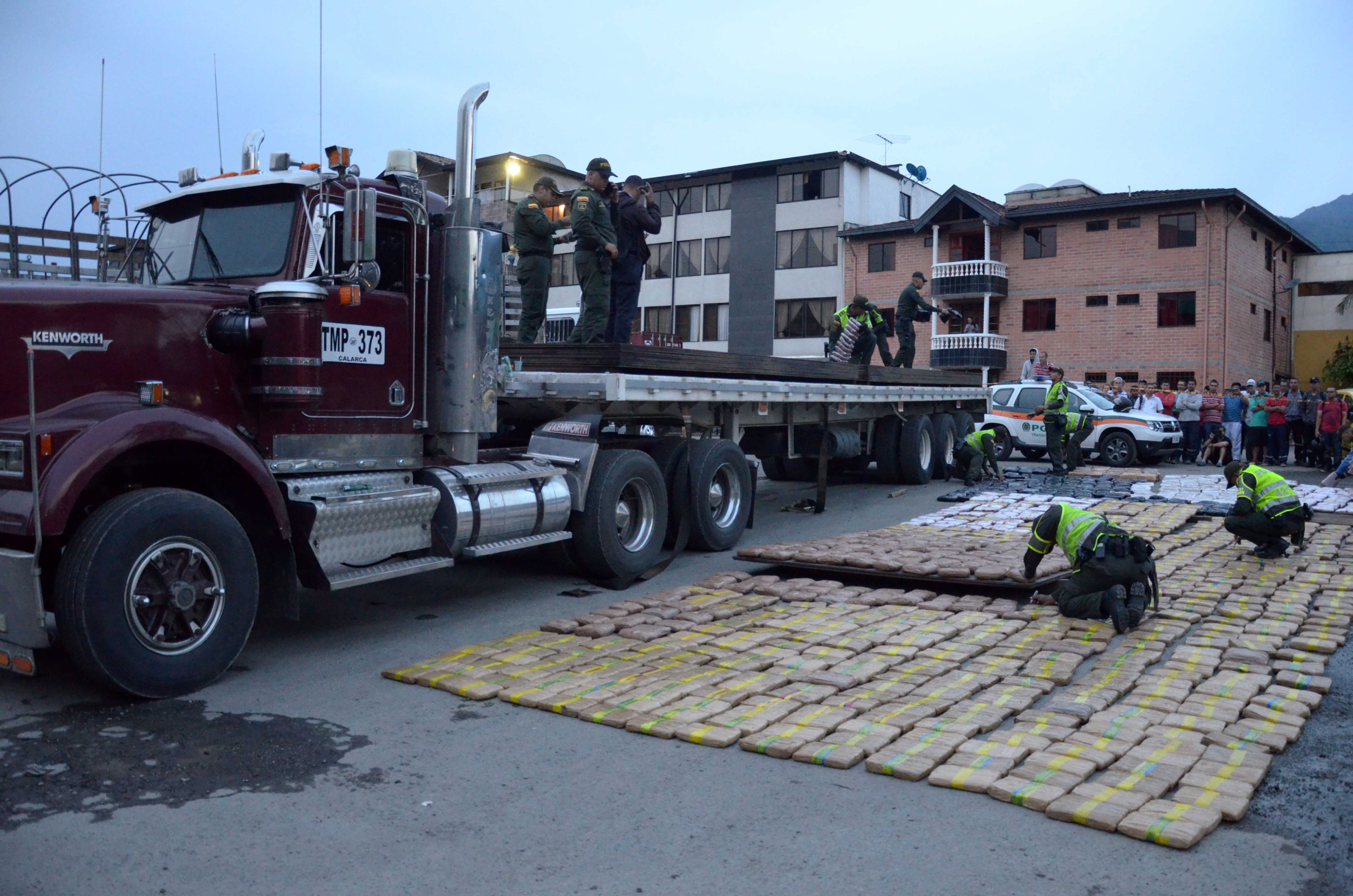 Policía se incauta de más de una tonelada de marihuana