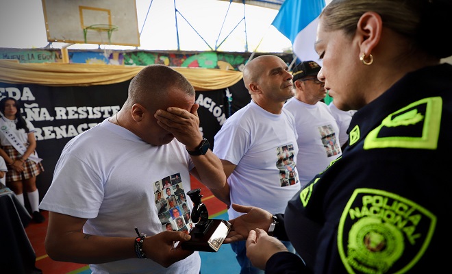 solemne homenaje conmemorativo en honor a los 14 héroes