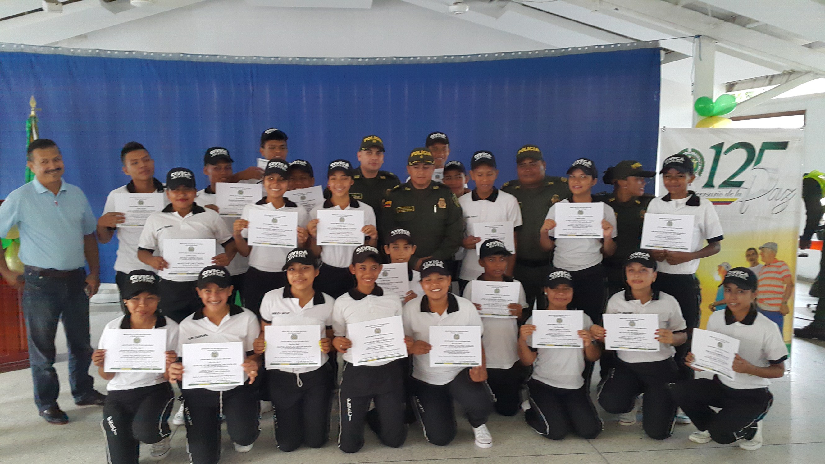 niños de la Policía Civil Juvenil para Leticia