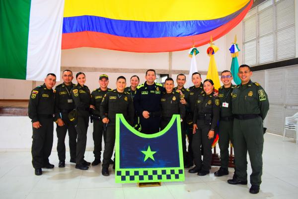 En la capital de la esperanza entregamos ‘Distinciones’ a nuestros patrulleros por sus años al servicio de la Policía Nacional