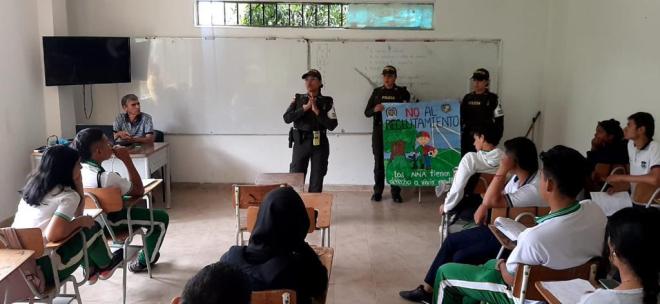 Policía de infancia contra el reclutamiento infantil