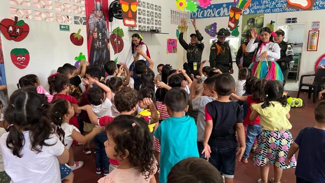 El grupo de Infancia y Adolescencia en compañía del grupo de Carabineros y Guías Caninos celebraron el día del niño
