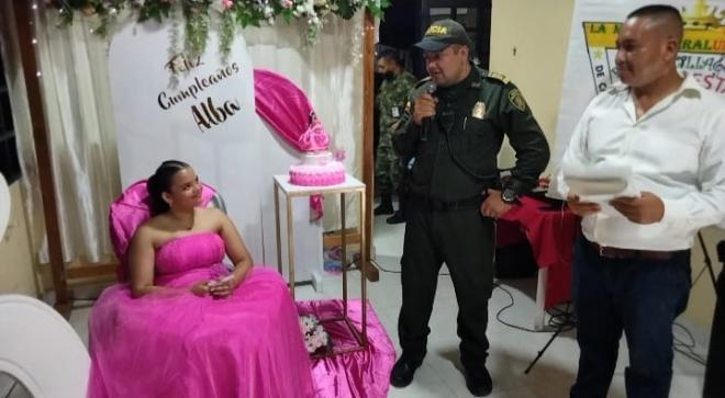 Policía celebro 15 años de una adolescente 
