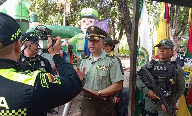 700 uniformados de la Policía Metropolitana de Neiva Siempre Presentes en esta Navidad