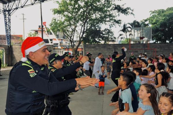 Llevando Alegría a Nuestra Comunidad