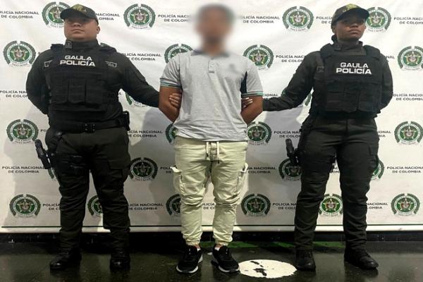 Operativos simultáneos en Antioquia dejan tres capturados por extorsión.