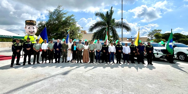 Autoridades administrativas y de Policía en la entrega de vehículos