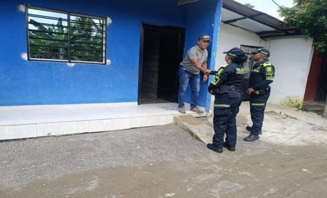 uniformados realizan campaña contra la delincuencia