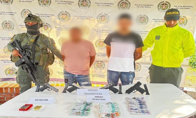 Capturados en flagrancia y en custodia de uniformados de la Policía Nacional, alias El Flaco y alias Héctor, presuntos actores delincuenciales, dinamizadores de hurto a personas y motocicletas sobre la vía Panamericana