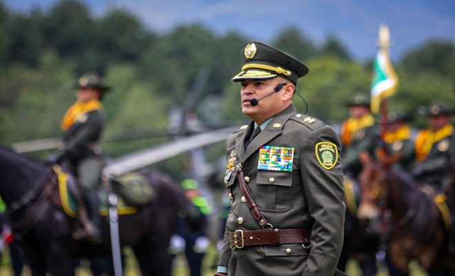 El señor brigadier general Carlos Germán Oviedo Lamprea asumió como director de Carabineros y Protección  Ambiental