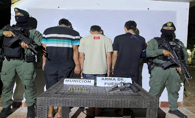 En el procedimiento se logró la incautación de un arma de fuego. 