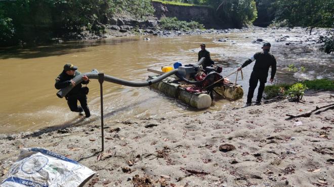 Desmantelado punto de explotación ilícita en río Purnio