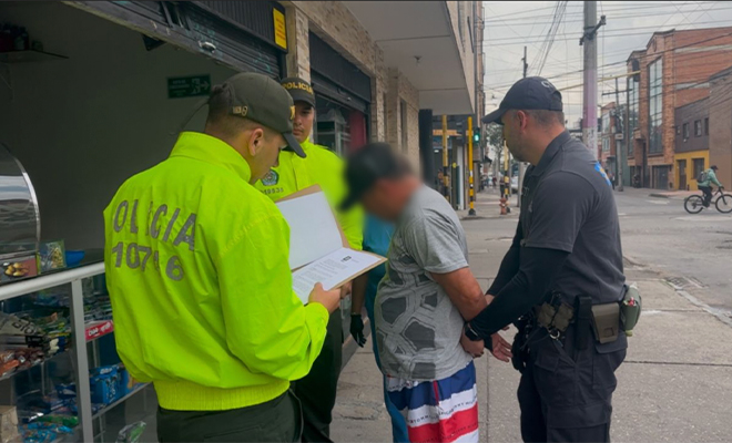 Es presuntamente sindicado de abusar sexualmente de su propia hija.