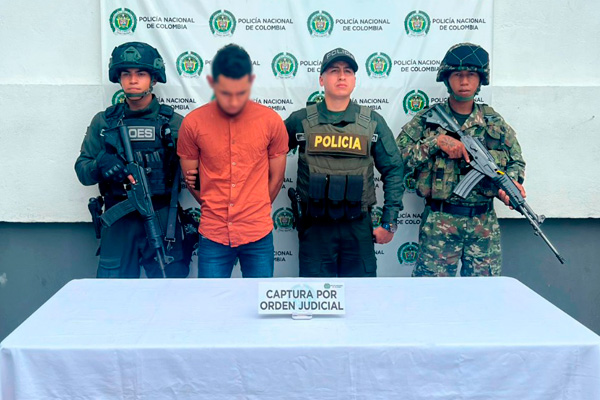 Las operaciones dejaron seis capturados, armas incautadas y la desarticulación de puntos de expendio de estupefacientes en Florencia y San Vicente del Caguán.