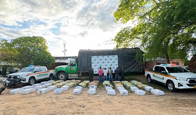 Capturadas cuatro personas e incautado arsenal de guerra y cerca de dos toneladas de marihuana  