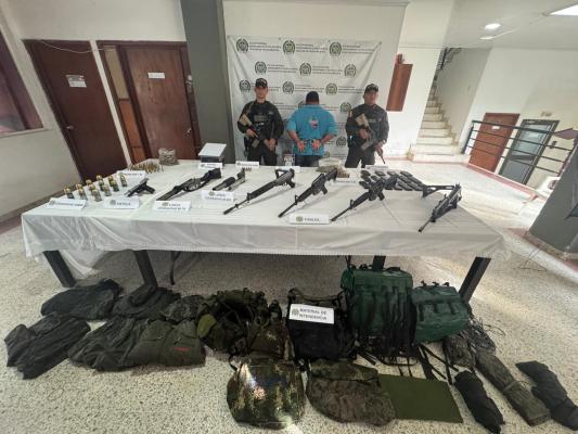 Capturado Sujeto con gran arsenal de guerra