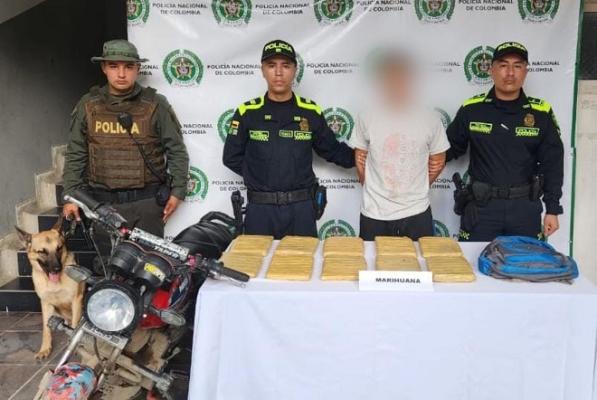 Capturado sujeto con 10 libras de marihuana transportadas en un bolso 
