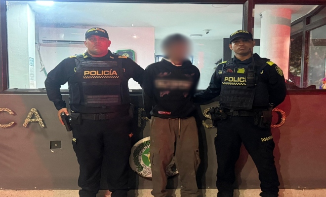 Dos policías, un capturado
