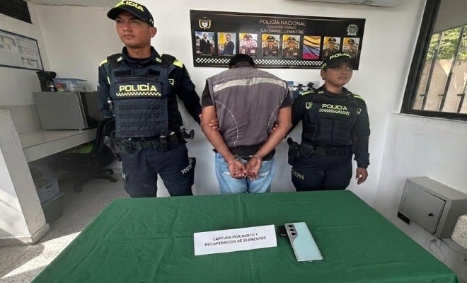 Dos policías, un capturado y elementos incautados