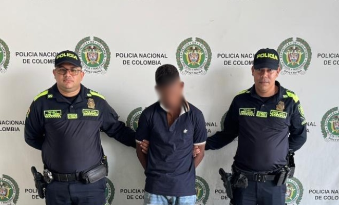 dos policías y un capturado por hurto