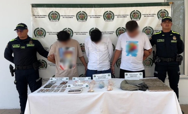 Dos policías, tres capturados por el delito de trafico de estupefacientes y elementos incautados