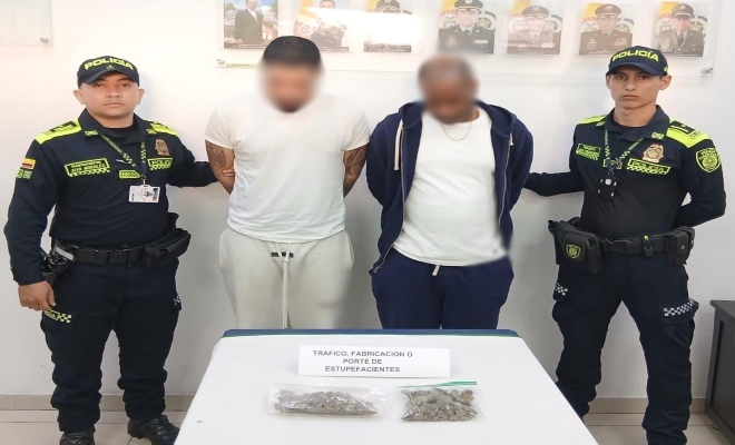 Dos policías, dos capturados por el delito de trafico de estupefacientes y elementos incautados