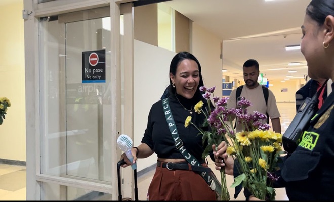 Con flores y recomendaciones de seguridad recibimos a turistas