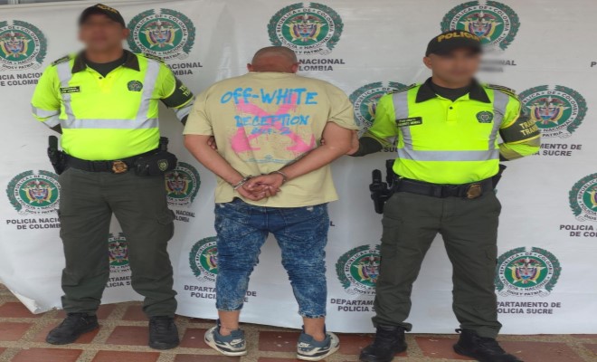 Un ciudadano de 63 años de edad presentó documentos falsos en un control por unidades de tránsito