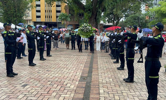 En el parque Libertadores de Villavicencio se rindió homenaje a los hombres y mujeres de la Policía Nacional y las Fuerzas Militares que han ofrendado sus vidas al servicio de los colombianos