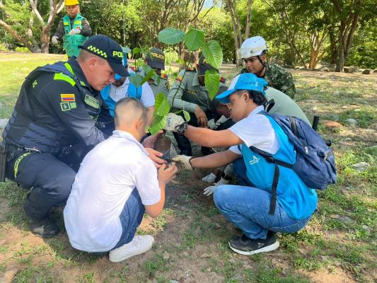 El Grupo de Protección al Turismo y Patrimonio Nacional, participó de la Jornada “Ponte los Guantes” en el Balneario Hurtado.