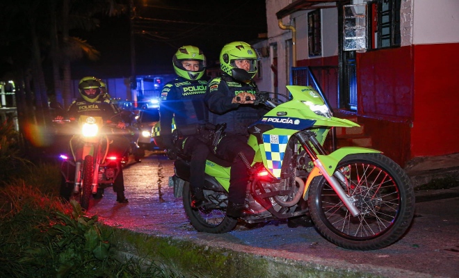 patrulla realizando  por la seguridad