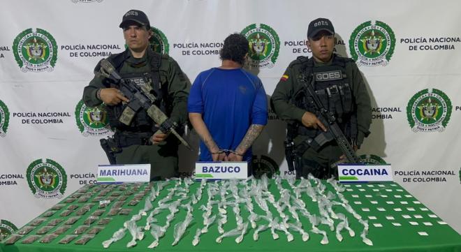 En zona boscosa de Bucaramanga, capturado un hombre con 450 dosis de estupefacientes 