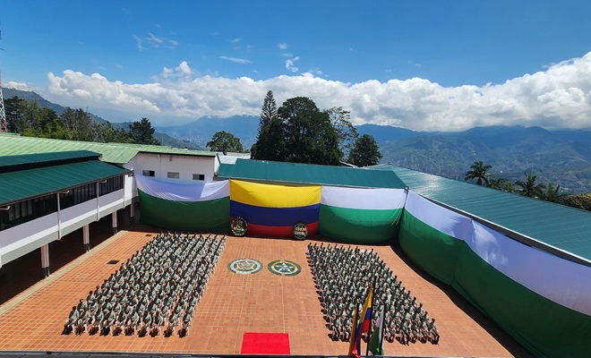 Entrega placas policiales curso 006