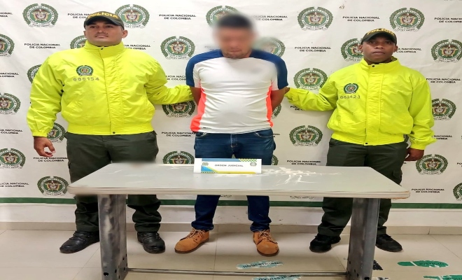 Este sujeto cuenta con un prontuario criminal y, tras su captura, fue enviado a la cárcel.