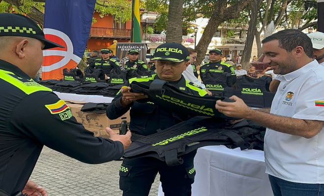 Refuerzo a la seguridad en Bolívar: la policía recibe nuevos chalecos balísticos