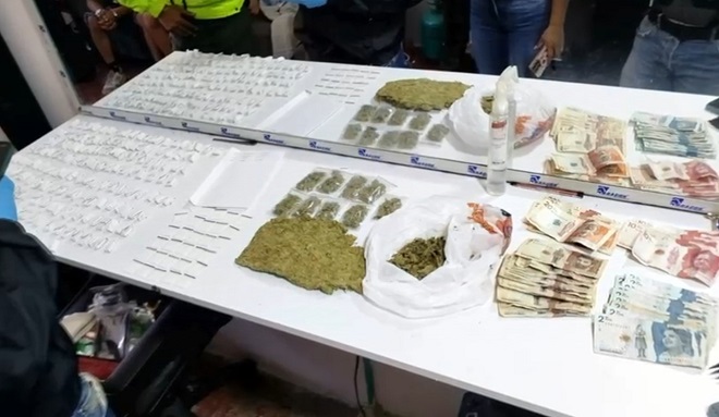 Estupefaciente y dinero incautado