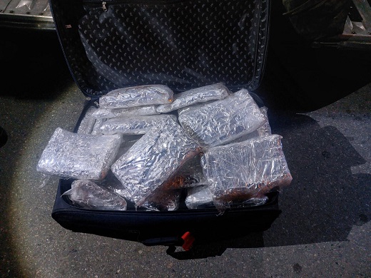 Estupefaciente en maleta de viaje