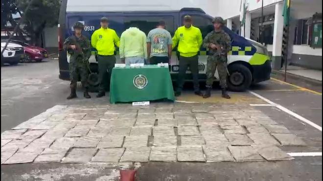 En allanamientos simultáneos en Salamina y Arauca, Palestina, la Policía Nacional desmantela puntos de expendio de drogas. 
