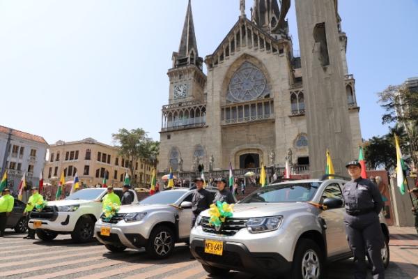 Gobernación de Caldas fortalece la seguridad del departamento con la entrega de nuevo parque automotor a la Policía Nacional