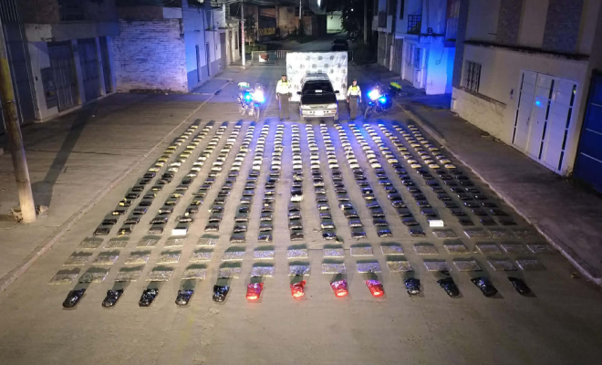 Bolsas de marihuana en el piso incautadas por la Polic&iacute;a Nacional