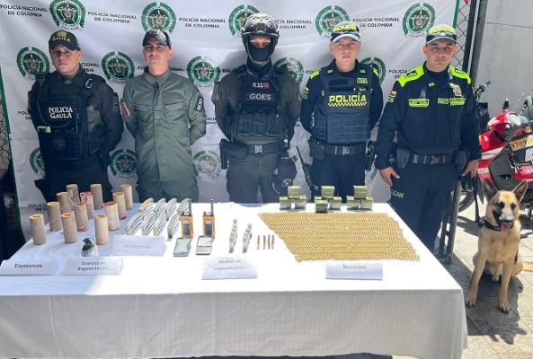Hallazgo de arsenal y material de guerra perteneciente a un grupo armado al margen de la Ley 