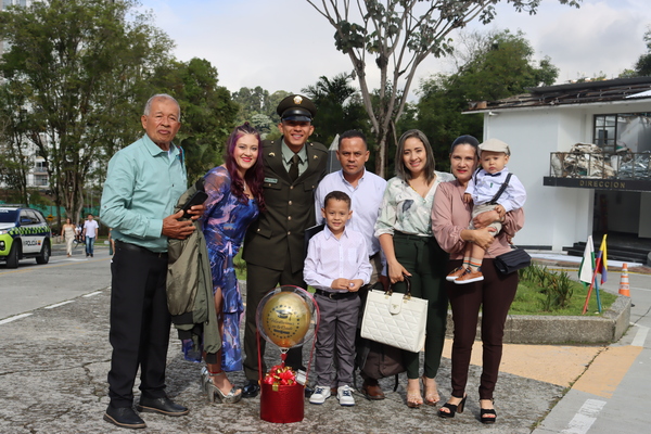 La Familia siempre serás bastión y el norte del uniformado.  